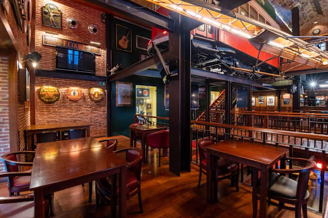 Murphy's Irish Pub - 9