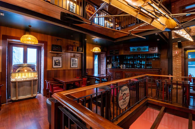 Murphy's Irish Pub - 4