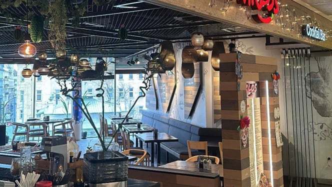 Carlos Mexican Grill & Cocktail Bar - 5