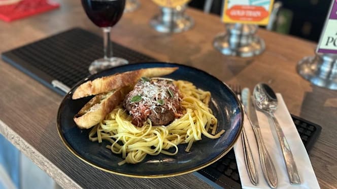 Raleside Brewhouse and Darts Bar - 8