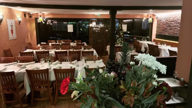 Farncombe Tandoori - 3