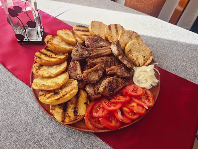 GrillHaus Tuzla 075 - 1200 - 1