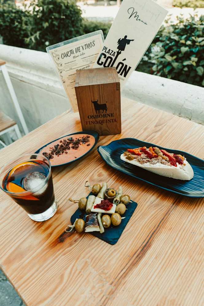Plaza Colón Vinos y Tapas - 1