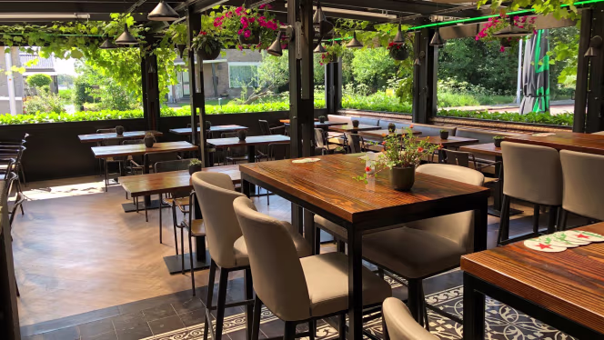 Centennial (Hotel Chariot) - 4