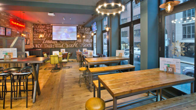 Editor's Tap Fetter Lane - 1