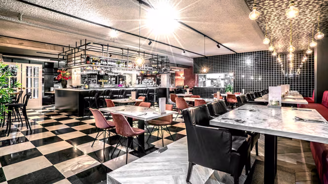 Kite Restaurant & Bar - 1