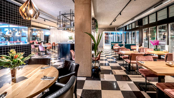 Kite Restaurant & Bar - 8