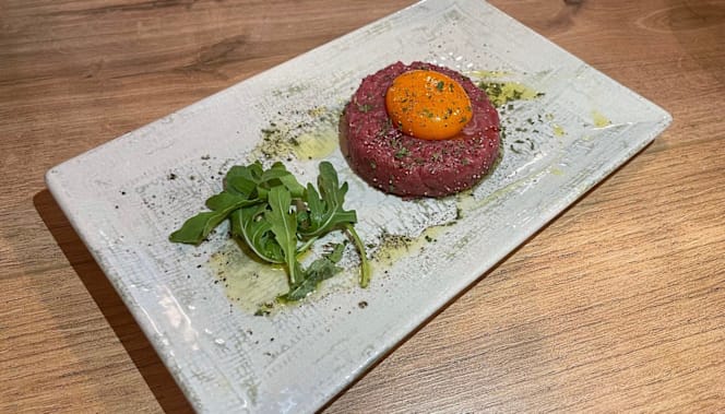 Neaera Lounge Bistro - 2