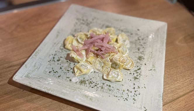 Neaera Lounge Bistro - 3