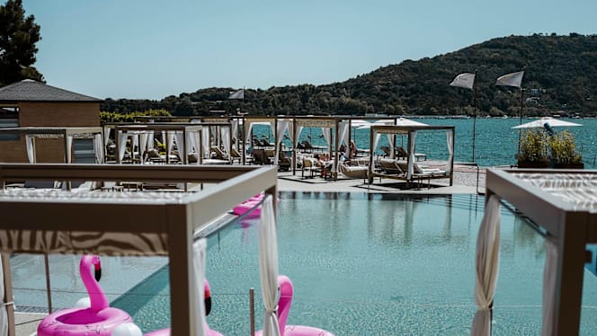 Mirage Beach Club & Restaurant - 9