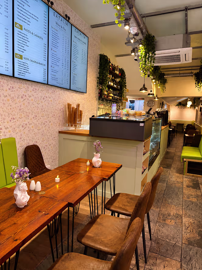Eatalia Restaurant And Bar - 3