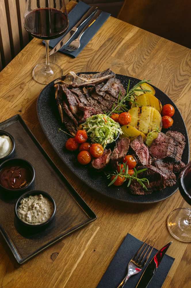 MEATing Restaurant - 4