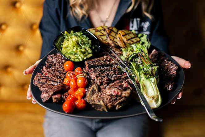 MEATing Restaurant - 3