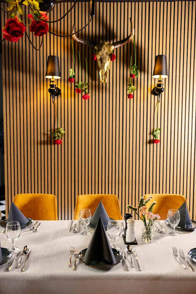 MEATing Restaurant - 9