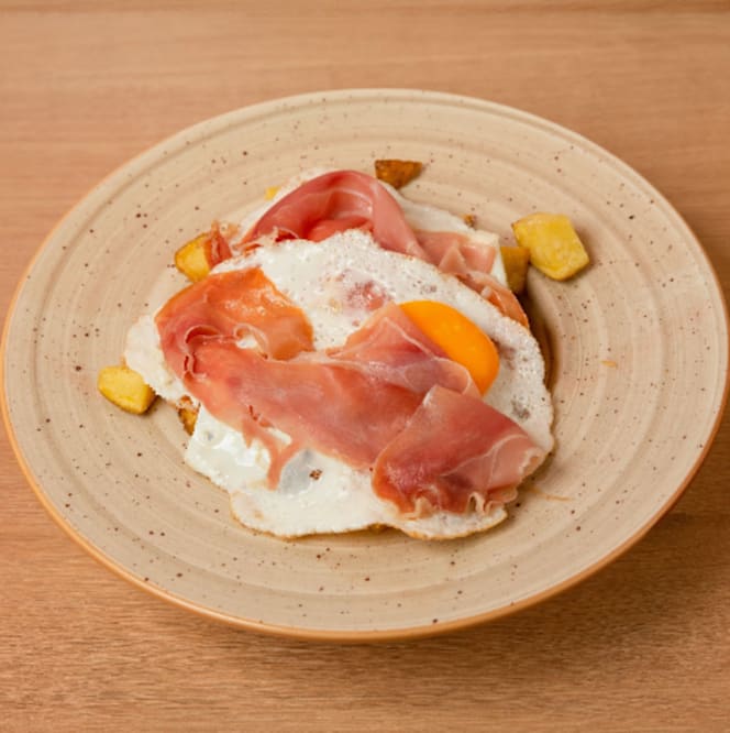 Nella’s Gastro Bar - 6