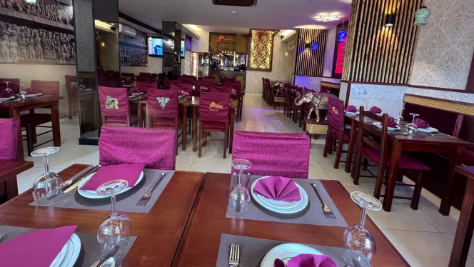 Curry Hut Linda-a-Velha - 0