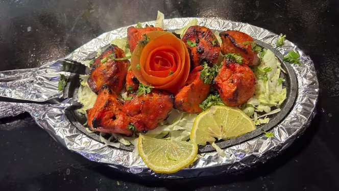 Curry Hut Linda-a-Velha - 5