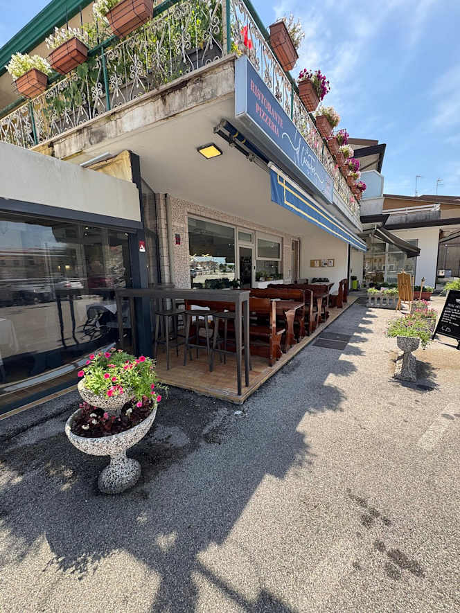 Fetta e Forchetta Pizzeria Ristorante - 3