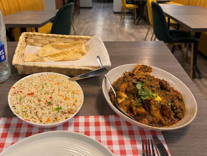 Saran Indian Cusine - 5