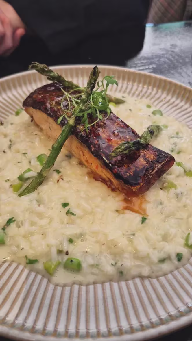 Oui Lunch & Dining - 3