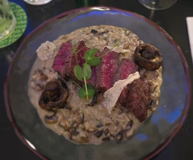 Oui Lunch & Dining - 6