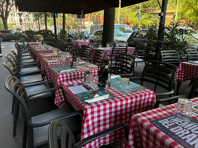 VINTAGE BISTRO - 1