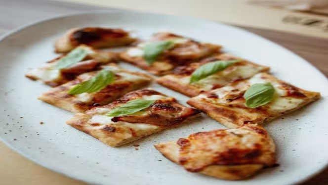 Izzo Eat & Drinks - 6