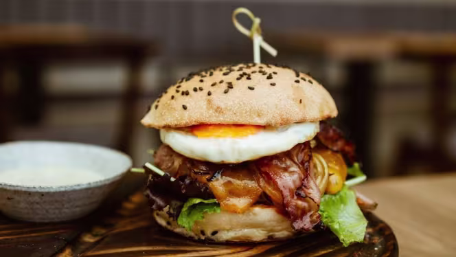 Izzo Eat & Drinks - 0