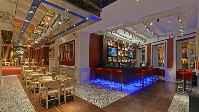 Hard Rock Cafe Porto - 1