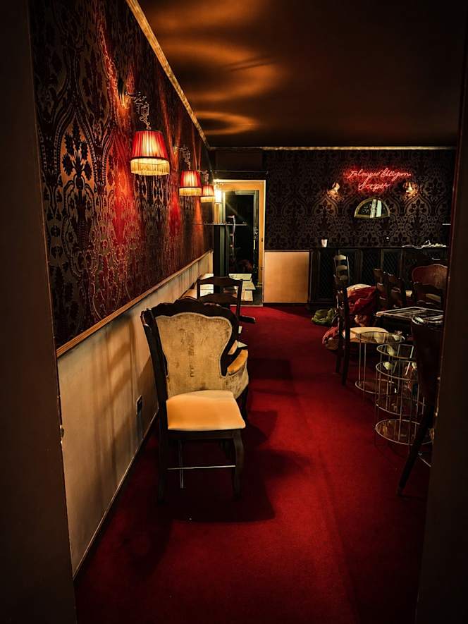Red House Bar & Ristorante - 3