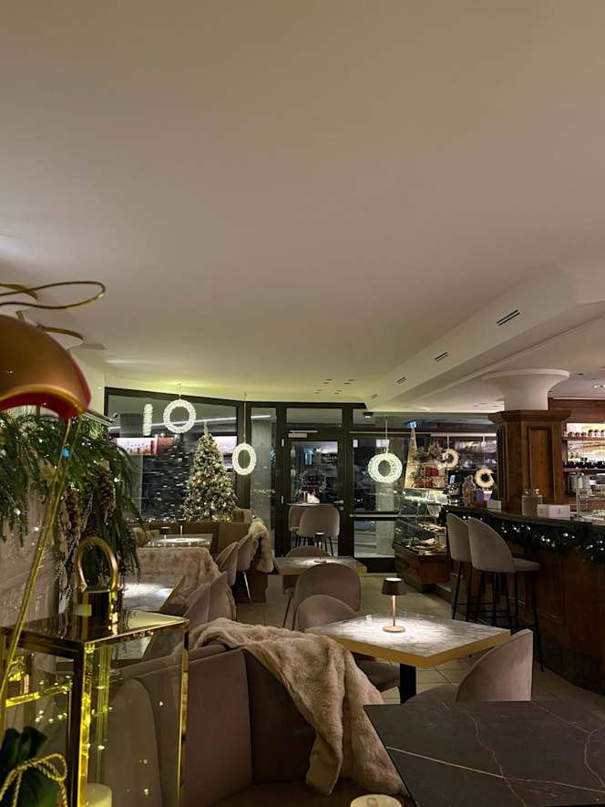 Sissi Bistro Bar - 9