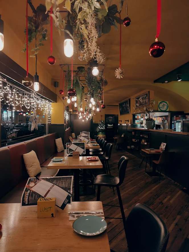 Drank- & Spijslokaal Lust - 2