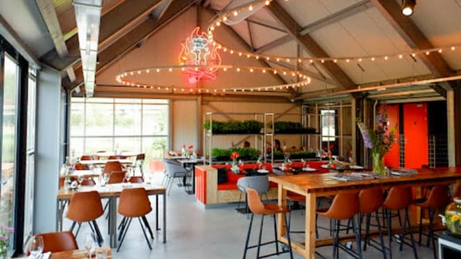 Aan Tafel - bij Landmarkt - 0