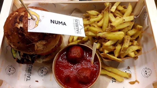 Boss Taurus Burger Store - 9