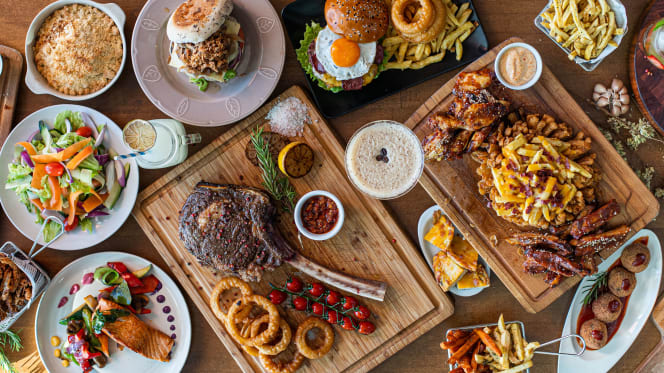 The Club Steakhouse & Rooftop Bar - 9