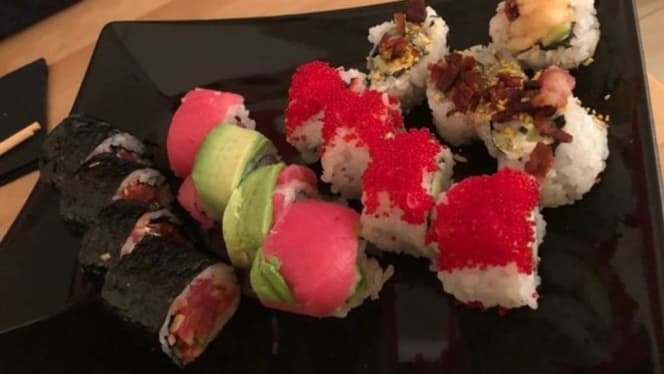 Fujin Sushi Bar & Restaurant - 8