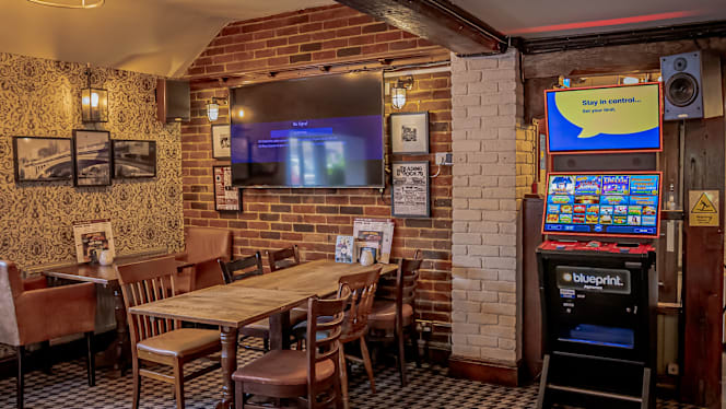 Seven Red Roses Reading - 3