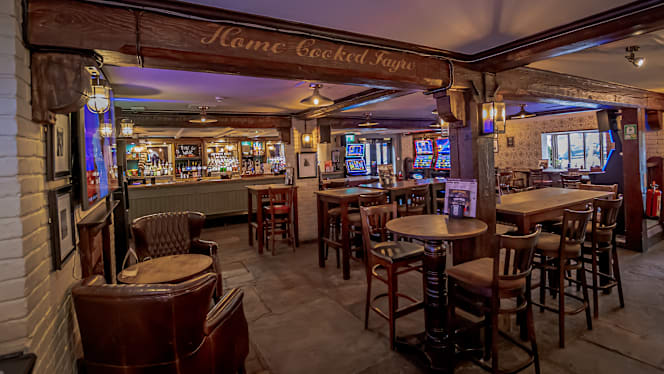 Seven Red Roses Reading - 4