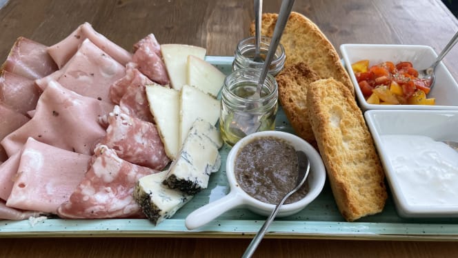 Big Easy Cocktail House - 8