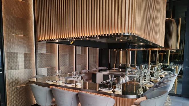 Uma Sushi & Grill - 4