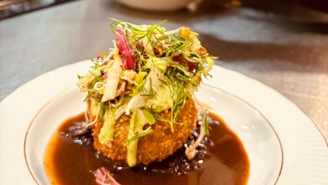 Dicke Katze im goldenen Löwen - 1