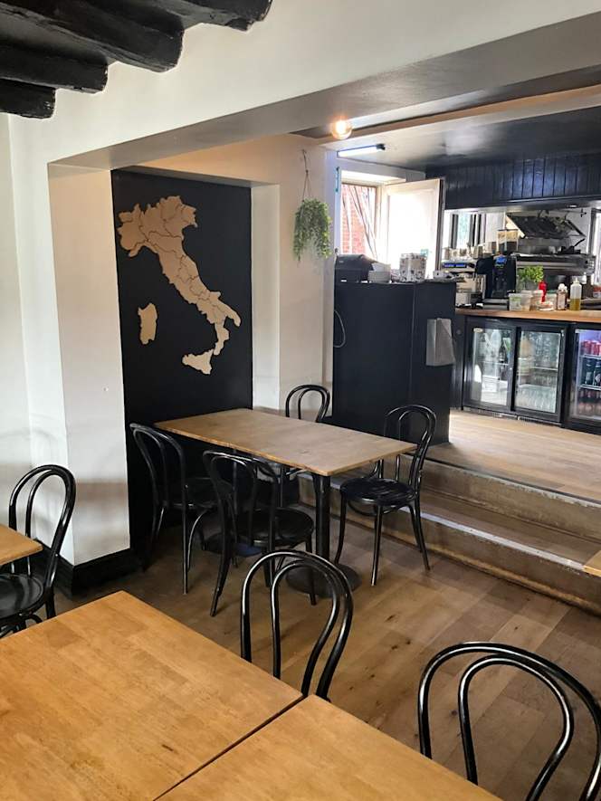 Donnelli's Pizzeria - 5