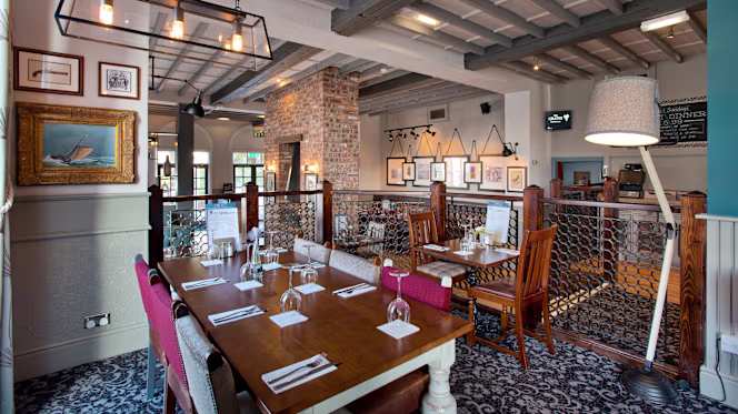 Grapes Hotel Formby - 4