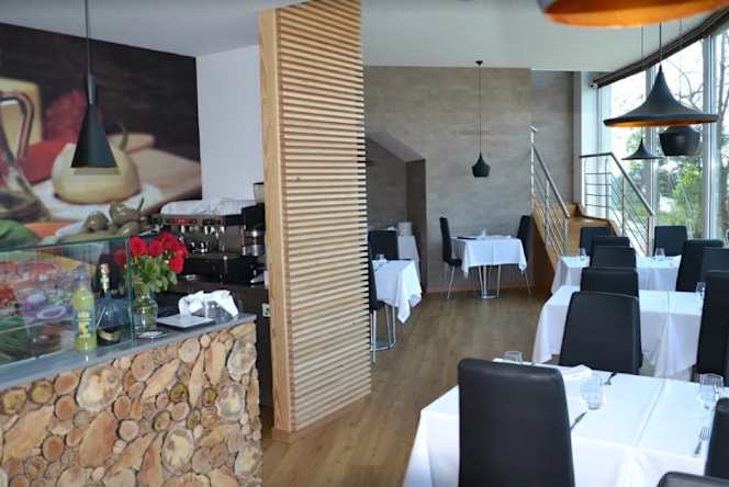 Pizzaria Mia Bella - 1