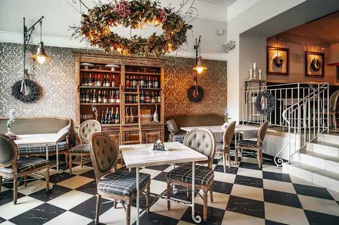 Cafe & Restaurant Dobry Rok - 6