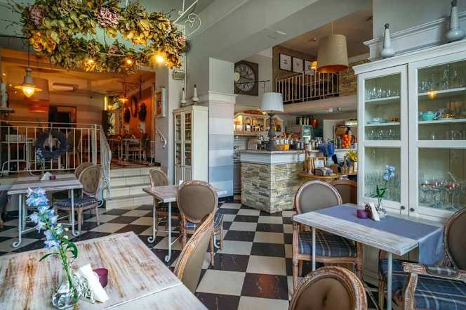 Cafe & Restaurant Dobry Rok - 9
