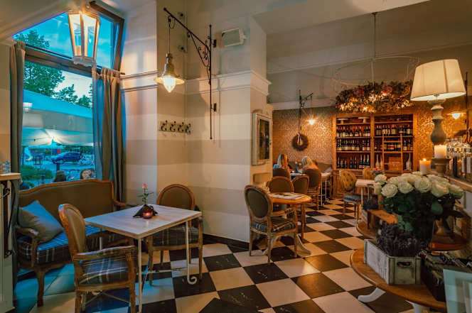 Cafe & Restaurant Dobry Rok - 7