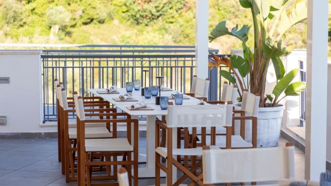 ROOF FIANI Restaurant Pool Bar - 6