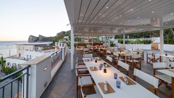 ROOF FIANI Restaurant Pool Bar - 8