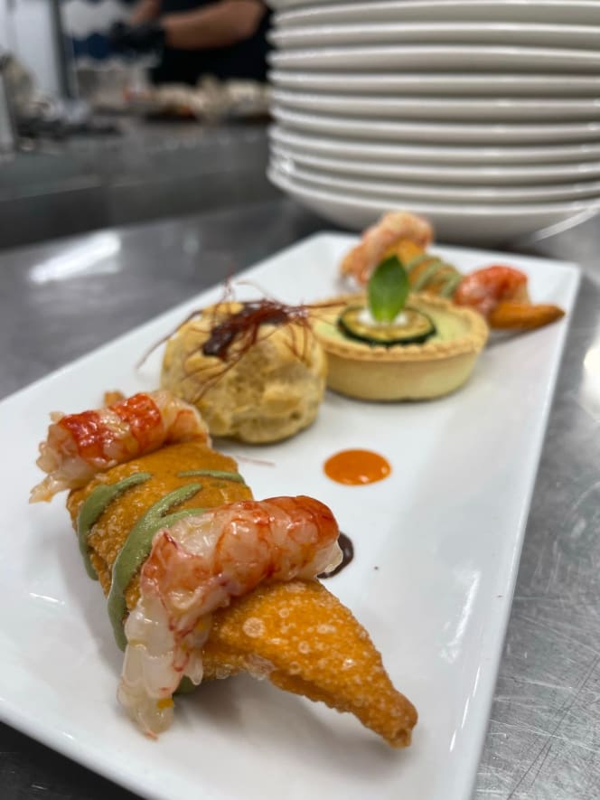 ROOF FIANI Restaurant Pool Bar - 3